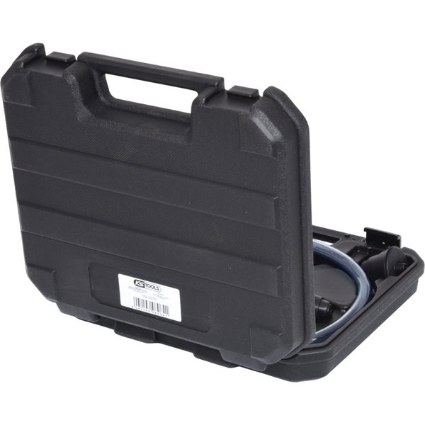 Ölabsauggerät im Werkzeugkoffer