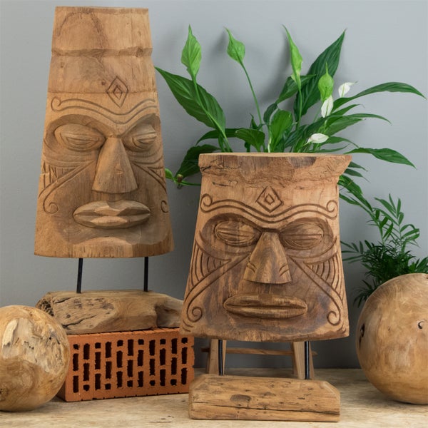 Skulptur Tiki Maske 40 cm, Massivholz geschnitzt, mit Sockel naturfarben