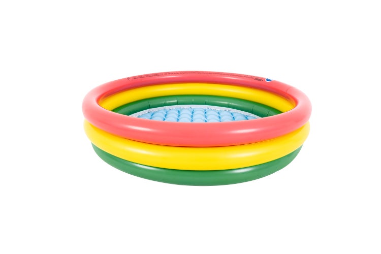 Aufblasbares Planschbecken mit drei Ringen fuer Kinder