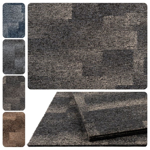 Selbstliegende Teppichfliesen mit pixeliertem geometrischem Muster und strukturierter Oberfläche.