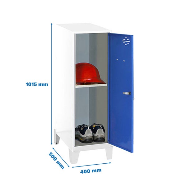 Spind mit offener blauer Tür, ausgestattet mit Schutzhelm und Schuhen, Abmessungen: 1015 mm Höhe, 500 mm Breite, 400 mm Tiefe