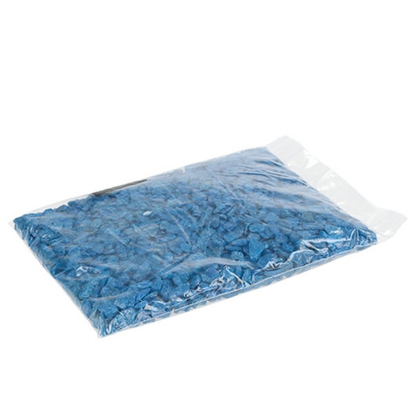 Blaue Dekosteine in einem transparenten Beutel.
