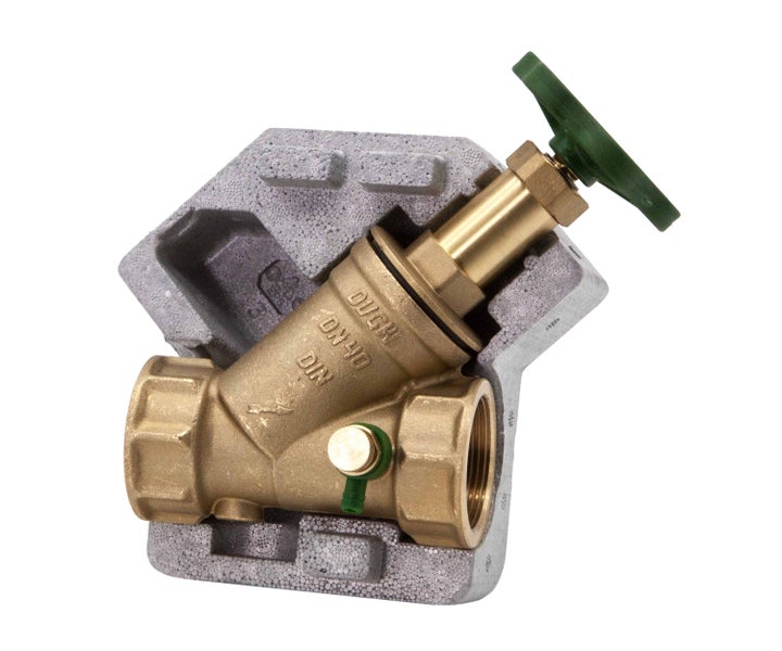 Schrägsitzventil aus Messing mit grünem Handrad und Dämmschale, Nennweite 40.