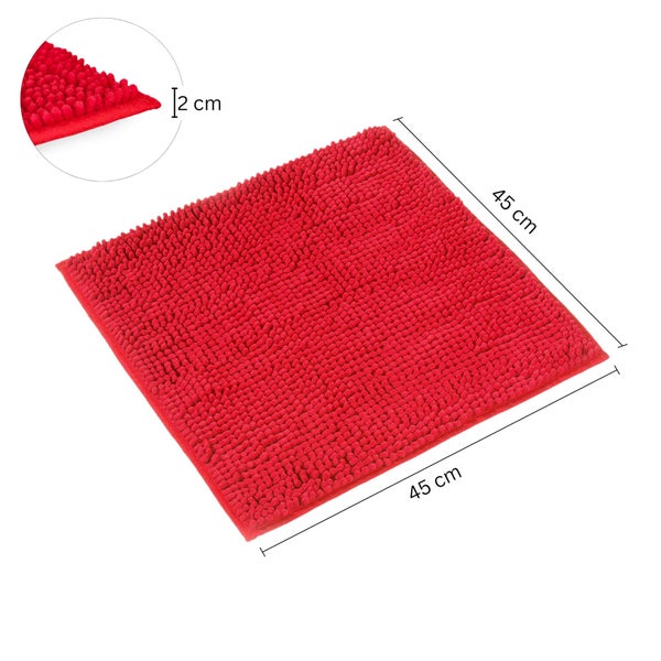 Rote Badematte mit den Maßen 45 mal 45 Zentimeter und einer Florhöhe von 2 Zentimeter.