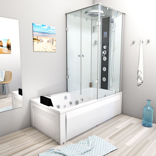 Modernes, helles Badezimmer mit einer Kombination aus weißer Whirlpool-Badewanne und Duschkabine aus Glas mit schwarzer Duschsäule.