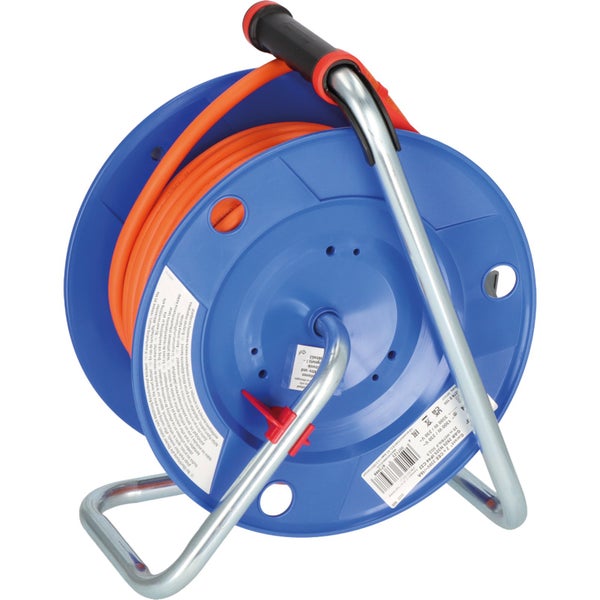 Kabeltrommel mit orangefarbenem Kabel und Metallständer