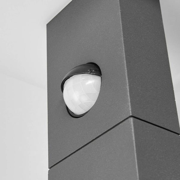 Lucande LED Wandleuchte außen Olesia mit Bewegungsmelder (spritzwassergeschützt (Modern) in Schwarz aus Aluminium (1 flammig, ) - Wandlampe für Außenwand/Hauswand Haus Terrasse und Balkon