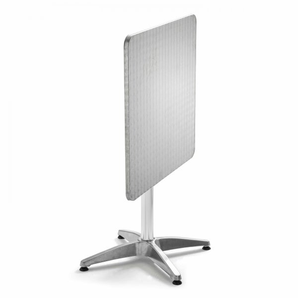 Quadratischer Bistrotisch aus Aluminium mit klappbarer Tischplatte und vierbeinigem Standfuß.