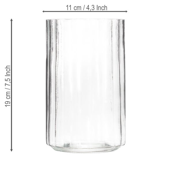 Zylindrische Glasvase mit Riffelstruktur, Höhe 19 Zentimeter, Durchmesser 11 Zentimeter.