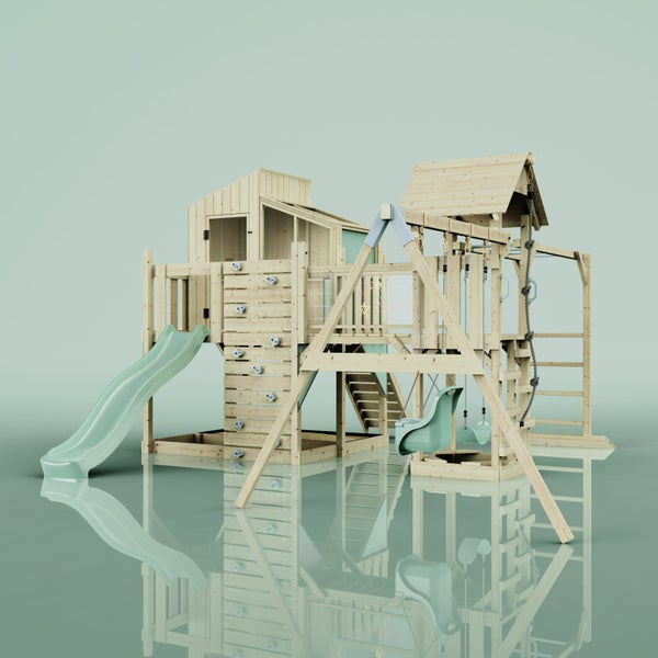 Spielplatz mit Rutsche, Schaukel und Kletterwand aus Holz