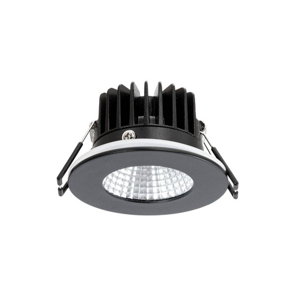 LED-Einbaustrahler, rund, mit schwarzem Außenring, weißem Akzentring, strukturiertem Reflektor und Kühlrippen.
