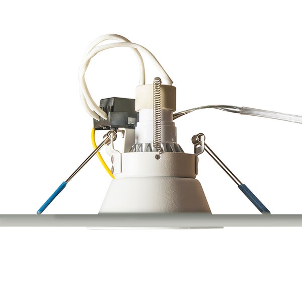 Weißer Einbaustrahler mit Montagefedern und Kabelanschluss für die Deckenmontage.