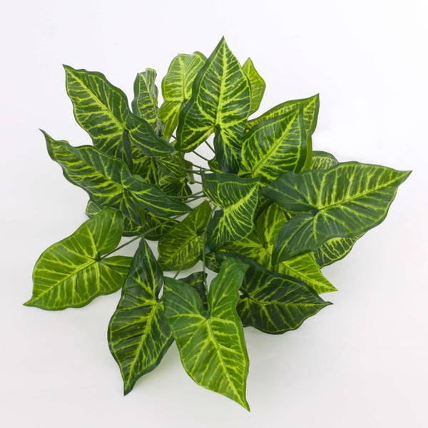 Künstliche Pflanze Syngonium mit gemusterten, pfeilförmigen Blättern.