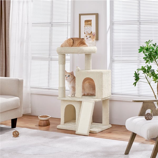 Katzenkratzbaum mit zwei Katzen in einem hellen Raum.