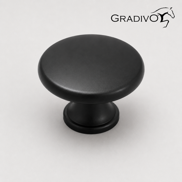 Runder Möbelknopf aus Metall in Schwarz mit Gradivo Logo.
