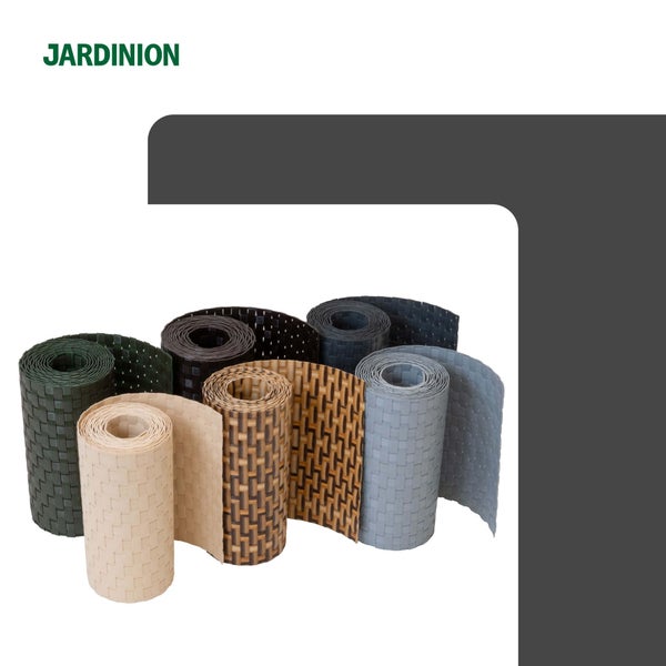 JARDINION Logo. Mehrere Rollen gewebter Sichtschutzstreifen aus Kunststoff für Gartenzäune in verschiedenen Ausführungen.