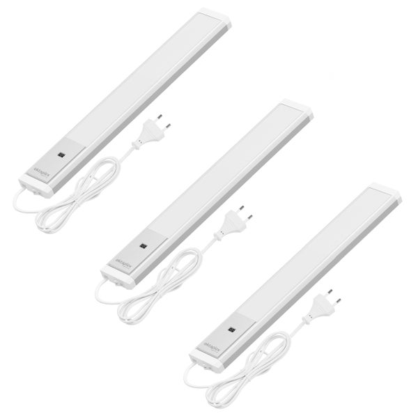 Dreier-Set LED-Unterbauleuchten von oktaplex lighting in Weiß mit Netzstecker und Schalter.