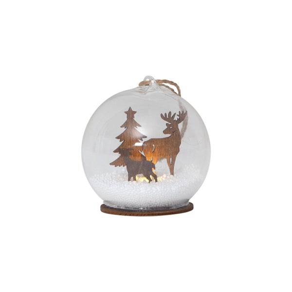 Dekorative Glaskugel mit Holzfiguren von Hirsch und Tanne auf Holzsockel
