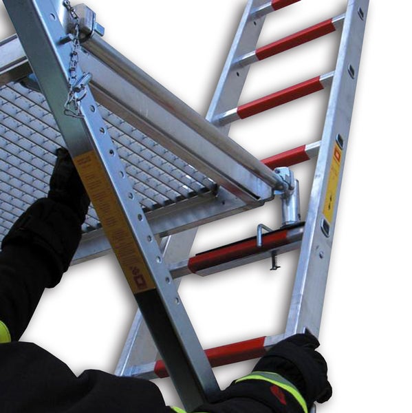 Detailansicht einer Leiter mit Plattform und Person