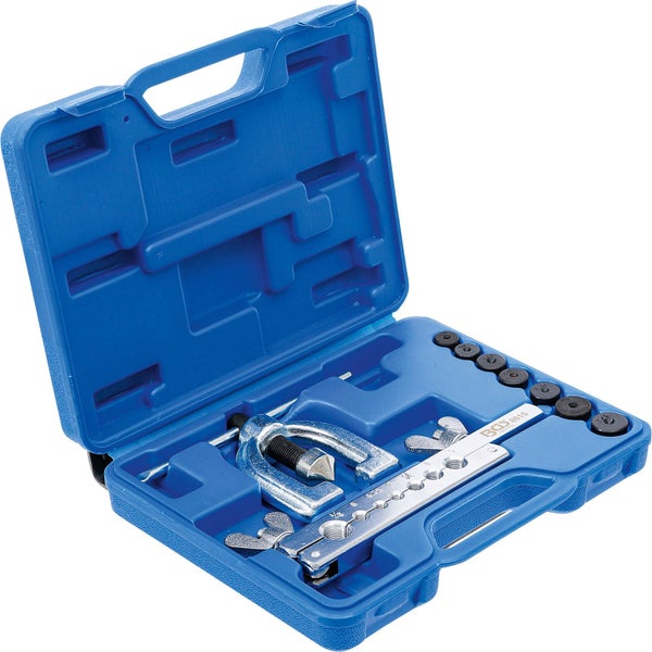 Bördelgerät im blauen Werkzeugkoffer