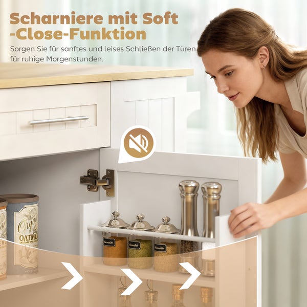 Frau schließt weißen Küchenschrank mit Soft-Close-Scharnieren für leises Schließen. Innenansicht mit Gewürzregal und Scharnierdetails.