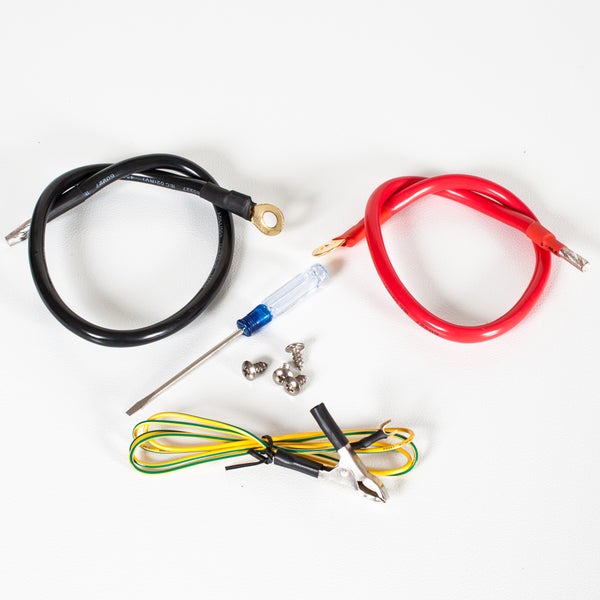 Anschlusskabelset mit Schraubendreher und Klemmen