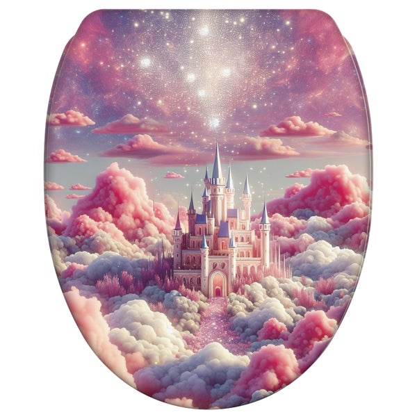 Toilettensitz mit aufgedrucktem Motiv eines Märchenschlosses über den Wolken im Sternenhimmel