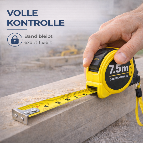 Gelbes Bandmaß 7,5 Meter mit Feststellfunktion beim Abmessen eines Holzbalkens.