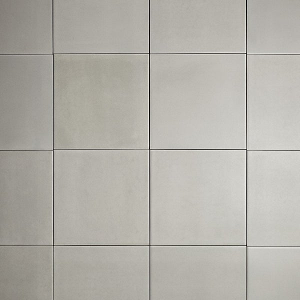 Quadratische Fliesen in Betonoptik für Wand und Boden im Innenbereich
