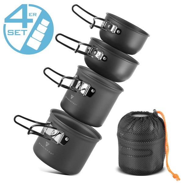 Vierteiliges Camping Kochgeschirr Set aus Aluminium von Stahlwerk mit faltbaren Griffen und praktischem Aufbewahrungsbeutel.
