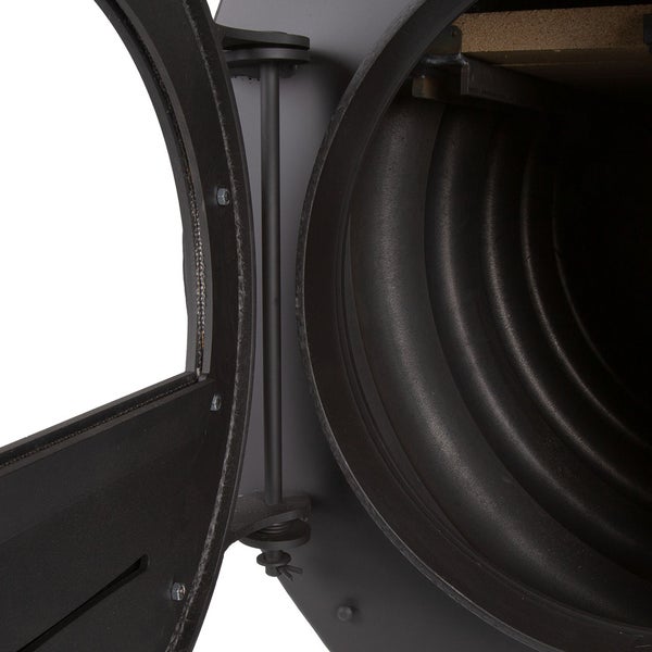 Detailansicht eines Ofens mit geöffneter Tür