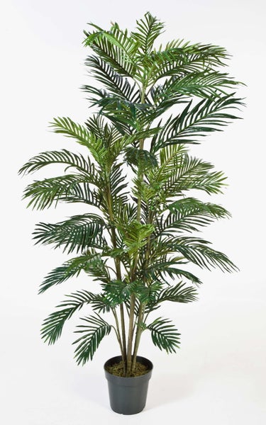 Künstliche Areca Palme mit grünen Palmwedeln in einem schwarzen Kunststofftopf.