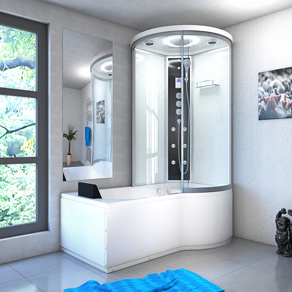 Schlanke, säulenförmige Zypressen in rötlich-braunen Kunststofftöpfen auf der Außenfläche eines Gartencenters.