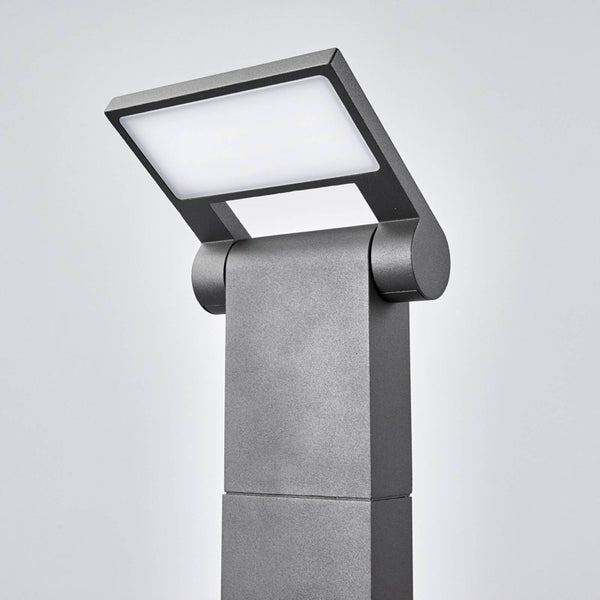 Moderne LED-Wegleuchte aus Aluminium in Anthrazit mit schwenkbarem Leuchtenkopf und rechteckiger Form.