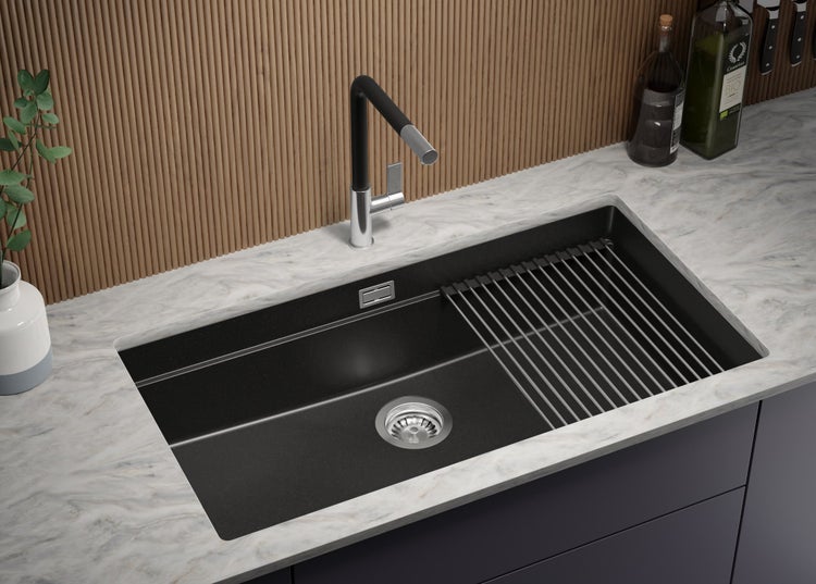 PRIMAGRAN Unterbauspüle Granit Schwarz 86x47cm, Spülbecken 1 Becken + Ablauf-Set + Aufrollbare Abtropffläche, Granitspüle ab 90er Unterschrank - Praga