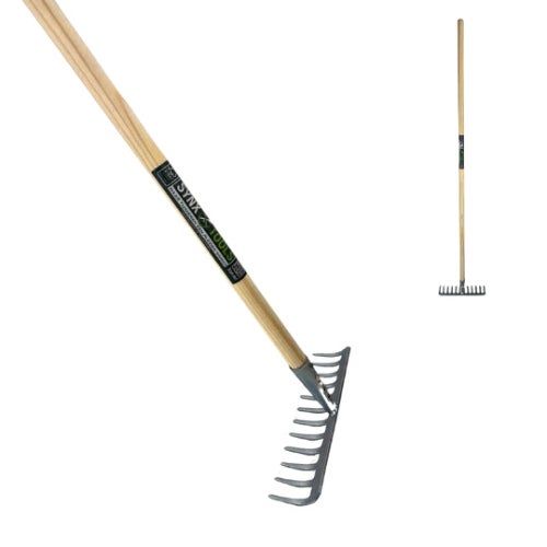 Rechen mit Holzstiel für Gartenarbeiten