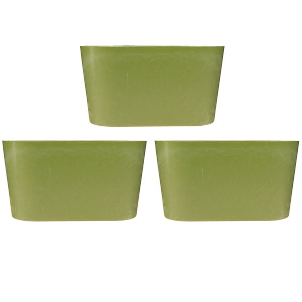 Drei Pflanzkästen aus Kunststoff für den Garten