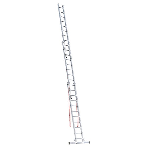 Ausgezogene Mehrzweckleiter aus Aluminium mit rotem Seil.