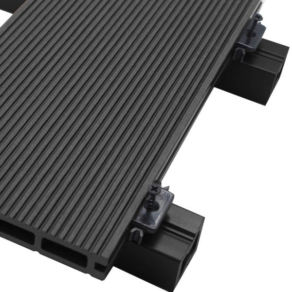 Runder Zierring aus Metall für Einbaustrahler mit gewelltem Außenrand.