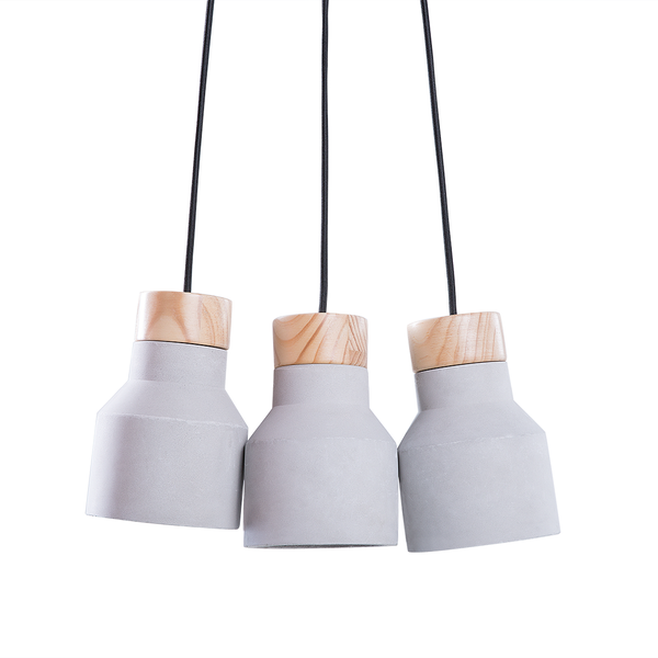 Pendelleuchte mit drei Lampen aus Beton und Holz
