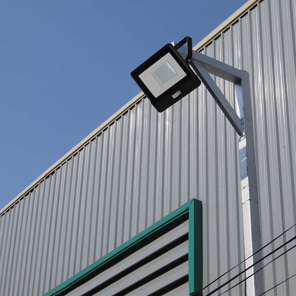 V-TAC VT-158S-1-B - LED-Flutlichtstrahler mit PIR-Sensor - Schwarz - Samsung - IP65 - 50W -