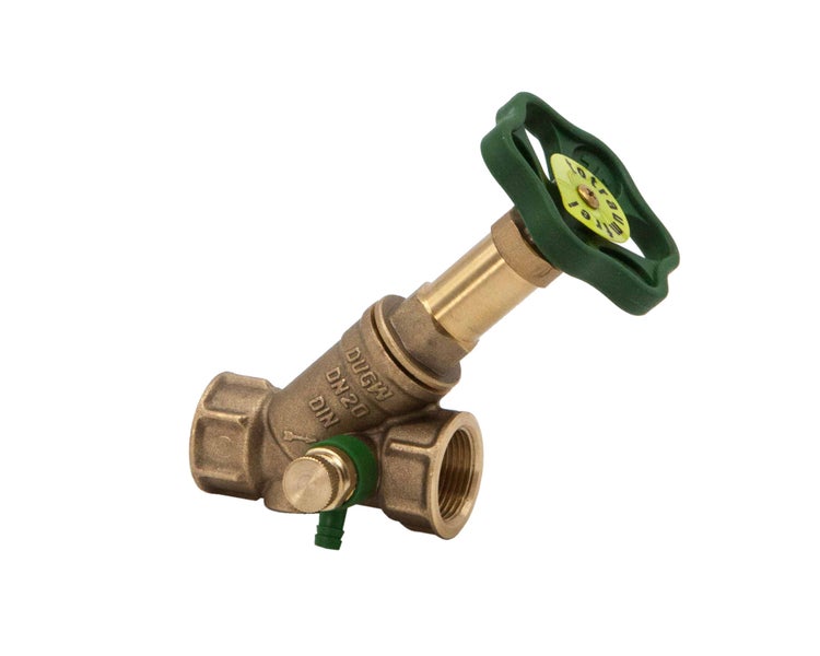 Schrägsitzventil aus Messing, DN 20, mit grünem Handrad und Entleerventil.