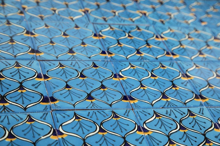 Fliesen mit blauem Muster