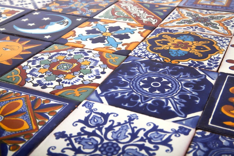 Keramikfliesen mit Mustern