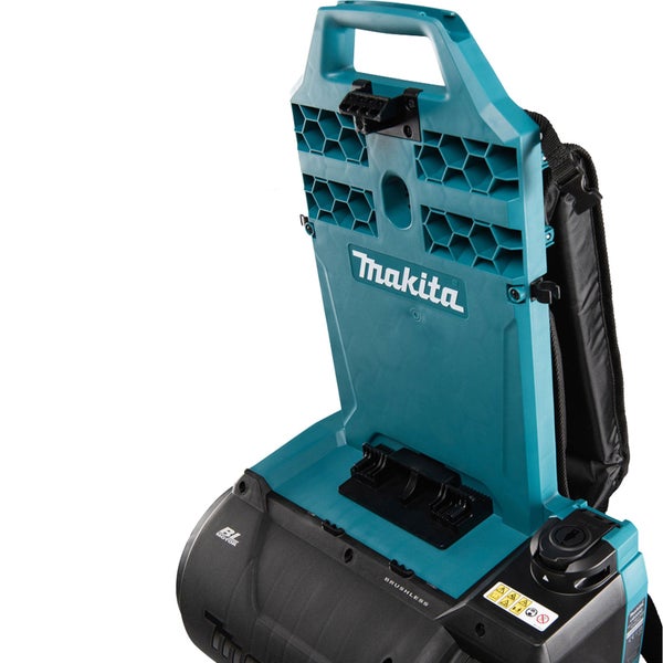 Makita Logo auf Akku-Laubbläser mit Rucksackfunktion