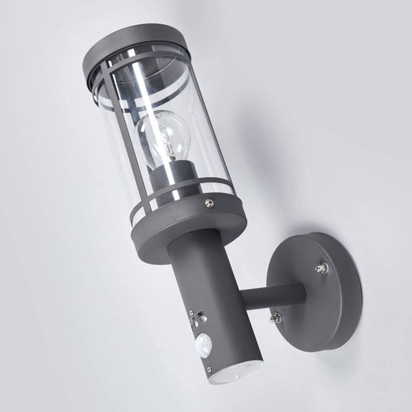 Lindby Edelstahl Wandlampe aussen mit Bewegungsmelder, Aussenwandleuchte spritzwassergeschützt IP44 1x E27 max. 60W ohne Leuchtmittel