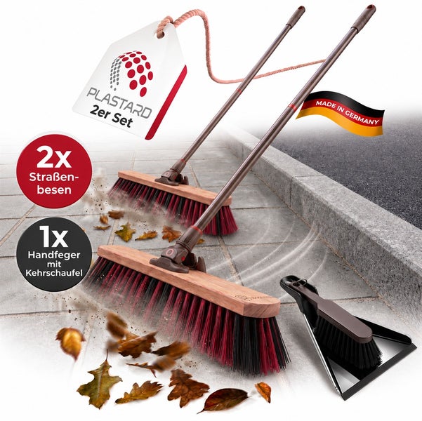 Plastard Straßenbesen Set mit zwei Besen und einem Handfeger mit Kehrschaufel für den Außenbereich auf einem Gehweg.