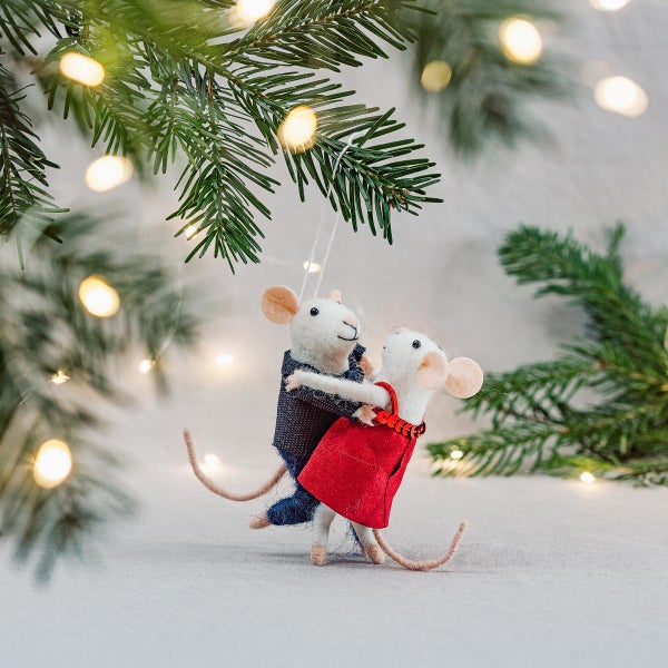 Weihnachtshänger aus Filz mit tanzendem Mäusepaar - Sass & Belle