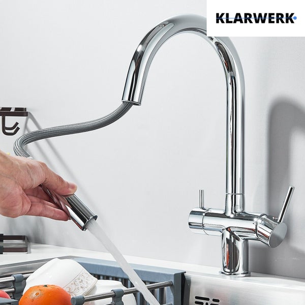 Klarwerk Küchenarmatur mit ausziehbarer Brause und fließendem Wasser, verchromt, Drei-Wege-Mischer.