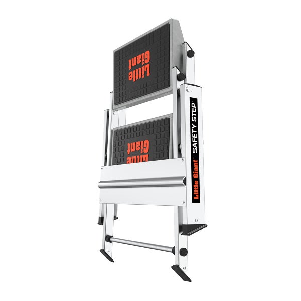Zusammengeklappte Little Giant Safety Step Trittleiter aus Aluminium mit rutschfesten Stufen.